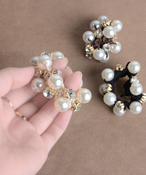 VIBGYOR Women（ヴィブジョー　ウィメン）の「【float】パール ビジュー ヘアゴム（ヘアゴム・レディース・ブラック/ベージュ/ブラウン・FREE）」の8枚目の写真