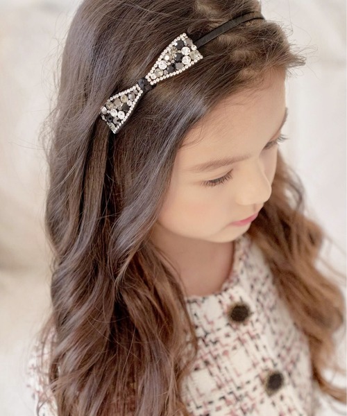 Rora（ローラ）の「ルイス リボン カチューシャ (2color) ハンドメイド（カチューシャ・キッズ・クリア/ブラック×シルバー・FREE）」の7枚目の写真