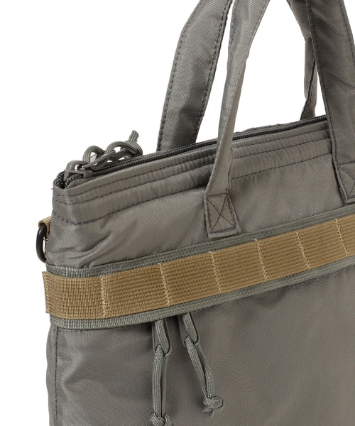 B:MING by BEAMS(ビーミングバイビームス)の「MIS x B:MING by BEAMS / 別注 ヘルメットバッグ(ハンドバッグ・メンズ・ブラック/グレー系・ONE SIZE)」の14枚目の写真