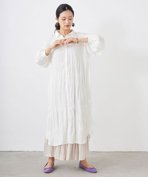 NICOLE white（ニコルホワイト）の「袖シャーリングワンピース（ワンピース・レディース・オフホワイト/ブルー/オレンジ・FREE）」の2枚目の写真