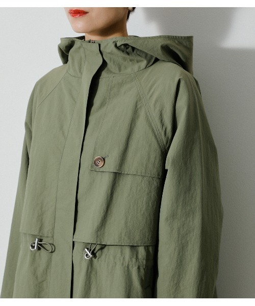 AZUL by moussy（アズールバイマウジー）の「WAIST SHIRRING MODS COAT/ウエストシャーリングモッズコート（モッズコート・レディース・アイボリー/カーキ・SMALL/MEDIUM）」の19枚目の写真