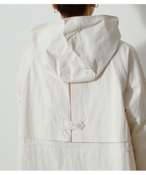 AZUL by moussy（アズールバイマウジー）の「WAIST SHIRRING MODS COAT/ウエストシャーリングモッズコート（モッズコート・レディース・アイボリー/カーキ・SMALL/MEDIUM）」の13枚目の写真