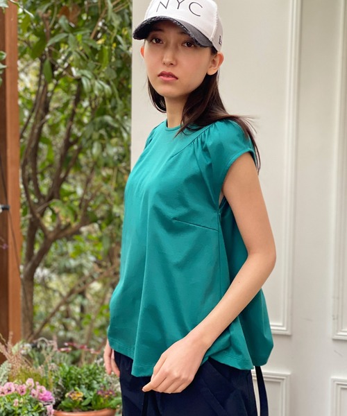 AVIE（アビィ）の「ミニマルジャージーブラウス（Tシャツ/カットソー・レディース・ブラック/イエロー/グリーン・38）」の14枚目の写真