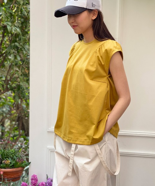 AVIE（アビィ）の「ミニマルジャージーブラウス（Tシャツ/カットソー・レディース・ブラック/イエロー/グリーン・38）」の7枚目の写真