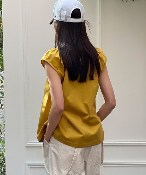 AVIE（アビィ）の「ミニマルジャージーブラウス（Tシャツ/カットソー・レディース・ブラック/イエロー/グリーン・38）」の10枚目の写真