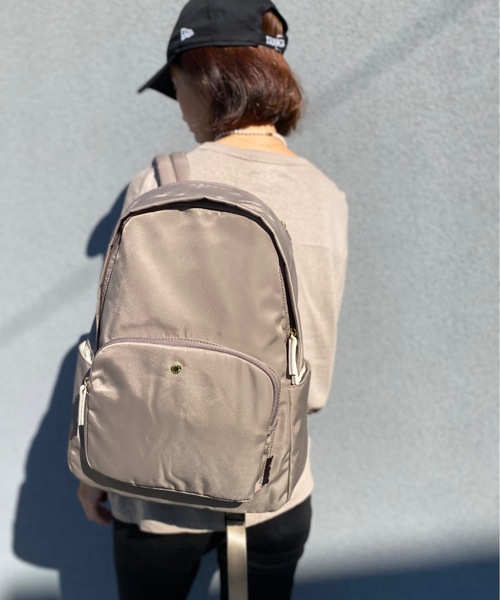 Legato Largo（レガートラルゴ）の「Legato Largo/ レガートラルゴ  / 肩楽(かたらく)PC収納 ナイロン リュック / LH-L0003（バックパック/リュック・レディース・ブラック/ネイビー/グレー/ピンク/ベージュ/ライトブラウン・ONESIZE）」の3枚目の写真