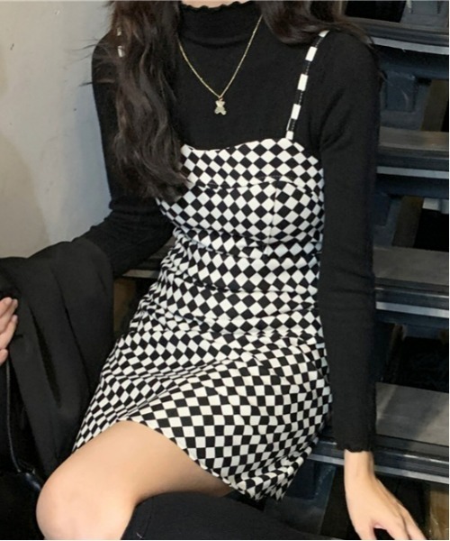 SONA（ソナ）の「SONYUNARA ダイヤチェックキャミソールミニワンピース（ワンピース・レディース・ブラック・FREE）」の2枚目の写真