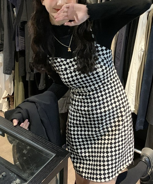 SONA（ソナ）の「SONYUNARA ダイヤチェックキャミソールミニワンピース（ワンピース・レディース・ブラック・FREE）」の8枚目の写真