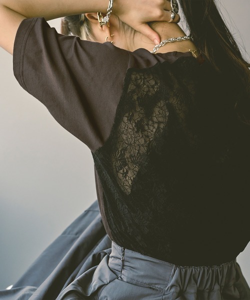 Ezick（エジック）の「バックレースTee（Tシャツ/カットソー・レディース・ブラック/チャコールグレー・FREE）」の2枚目の写真