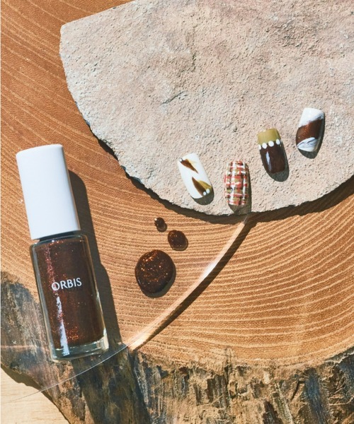 ORBIS（オルビス）の「ORBIS ネイルポリッシュ（マニキュア/ジェルネイル・レディース・ドライローズ/セージグリーン/マドンナリリー/ムーンスプライト/メープルウッド/スターリースカイ/ホリデーカフェ/ベリージャム/サンベイズ/モーニングサン/シャイニーデイ/シャイニングスノー/レディブランデー/トゥインクルナイト/ミンティタフタ/ライラックチュール/コーラルサテン/フューシャオーガンジー/ラピスラズリナイト/アンティークブロンズ/ライチソルベ/ミンティーミルク・FREE）」の5枚目の写真