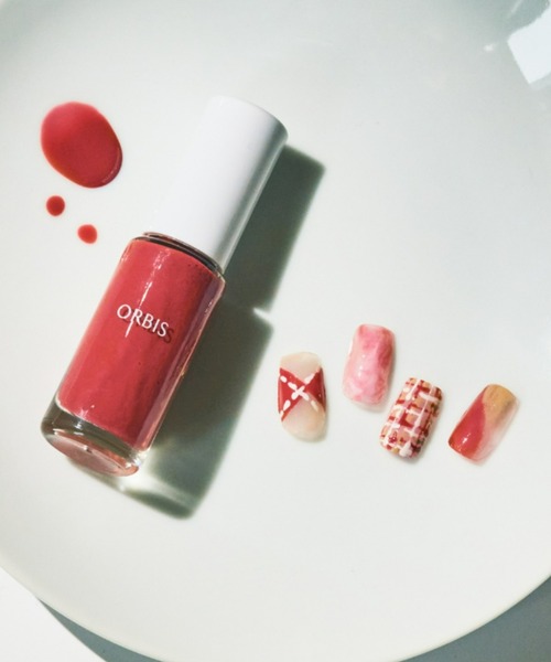 ORBIS（オルビス）の「ORBIS ネイルポリッシュ（マニキュア/ジェルネイル・レディース・ドライローズ/セージグリーン/マドンナリリー/ムーンスプライト/メープルウッド/スターリースカイ/ホリデーカフェ/ベリージャム/サンベイズ/モーニングサン/シャイニーデイ/シャイニングスノー/レディブランデー/トゥインクルナイト/ミンティタフタ/ライラックチュール/コーラルサテン/フューシャオーガンジー/ラピスラズリナイト/アンティークブロンズ/ライチソルベ/ミンティーミルク・FREE）」の16枚目の写真