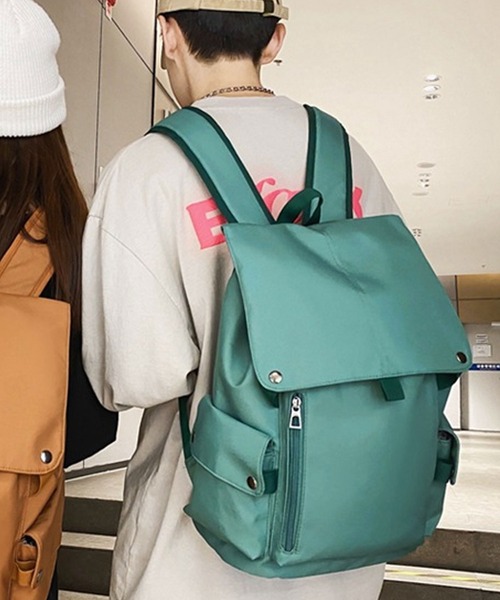 florist（フローリスト）の「【改良版！】メンズレディース兼用フラップデザインの大容量カジュアルリュック（バックパック/リュック・レディース・レッド/グレー/グリーン/ブラック/ブラウン系3/グリーン系3/グレー系3/ホワイト系2/ブラック系3/ブルー系2/ブラック系2/レッド系2/レッド系1/グレー系1/ブラック系1/グリーン系1・FREE）」の13枚目の写真