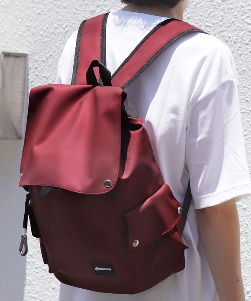 florist（フローリスト）の「【改良版！】メンズレディース兼用フラップデザインの大容量カジュアルリュック（バックパック/リュック・レディース・レッド/グレー/グリーン/ブラック/ブラウン系3/グリーン系3/グレー系3/ホワイト系2/ブラック系3/ブルー系2/ブラック系2/レッド系2/レッド系1/グレー系1/ブラック系1/グリーン系1・FREE）」の15枚目の写真
