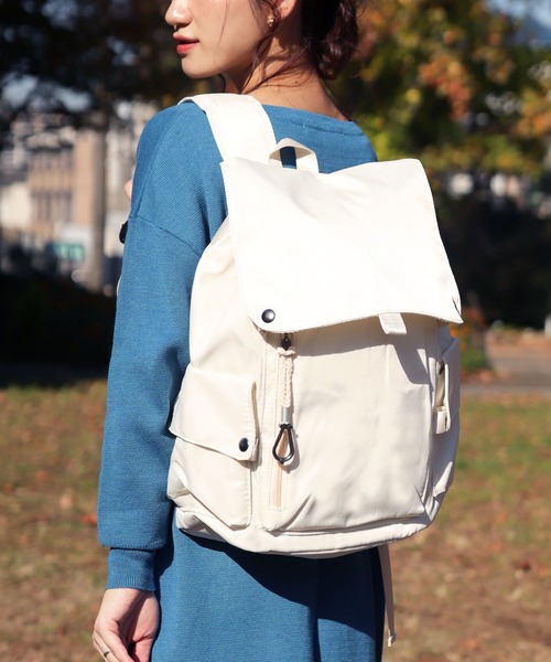 florist（フローリスト）の「【改良版！】メンズレディース兼用フラップデザインの大容量カジュアルリュック（バックパック/リュック・レディース・レッド/グレー/グリーン/ブラック/ブラウン系3/グリーン系3/グレー系3/ホワイト系2/ブラック系3/ブルー系2/ブラック系2/レッド系2/レッド系1/グレー系1/ブラック系1/グリーン系1・FREE）」の19枚目の写真