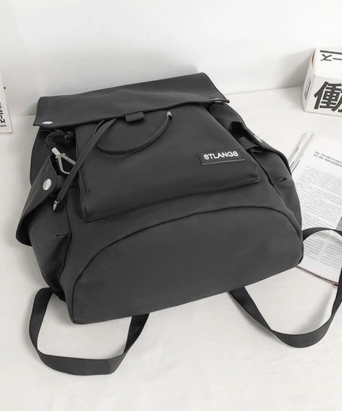 florist（フローリスト）の「【改良版！】メンズレディース兼用フラップデザインの大容量カジュアルリュック（バックパック/リュック・レディース・レッド/グレー/グリーン/ブラック/ブラウン系3/グリーン系3/グレー系3/ホワイト系2/ブラック系3/ブルー系2/ブラック系2/レッド系2/レッド系1/グレー系1/ブラック系1/グリーン系1・FREE）」の20枚目の写真