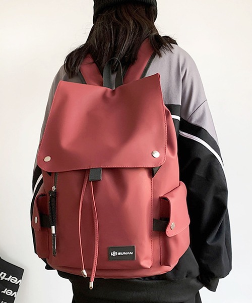 florist（フローリスト）の「【改良版！】メンズレディース兼用フラップデザインの大容量カジュアルリュック（バックパック/リュック・レディース・レッド/グレー/グリーン/ブラック/ブラウン系3/グリーン系3/グレー系3/ホワイト系2/ブラック系3/ブルー系2/ブラック系2/レッド系2/レッド系1/グレー系1/ブラック系1/グリーン系1・FREE）」の22枚目の写真