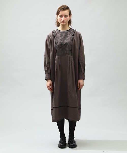Kelen(ケレン)の「「KELEN / ケレン」YERY / EMBROIDERY DESIGN DRESS(ワンピース・レディース・チャコールグレー/ブラック/ライトグリーン・S/M)」の6枚目の写真