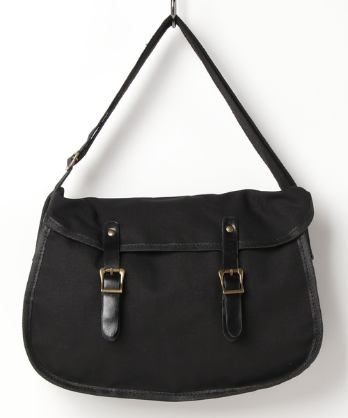 Libra Cue(リブラ キュー)の「“ポストマンショルダーバッグ” A4サイズ収納可能、軽くデイリーに使えるショルダーバッグ(ショルダーバッグ・レディース・ブラック/アイボリー・FREE)」の5枚目の写真