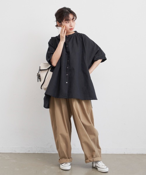 Libra Cue(リブラ キュー)の「“ポストマンショルダーバッグ” A4サイズ収納可能、軽くデイリーに使えるショルダーバッグ(ショルダーバッグ・レディース・ブラック/アイボリー・FREE)」の3枚目の写真