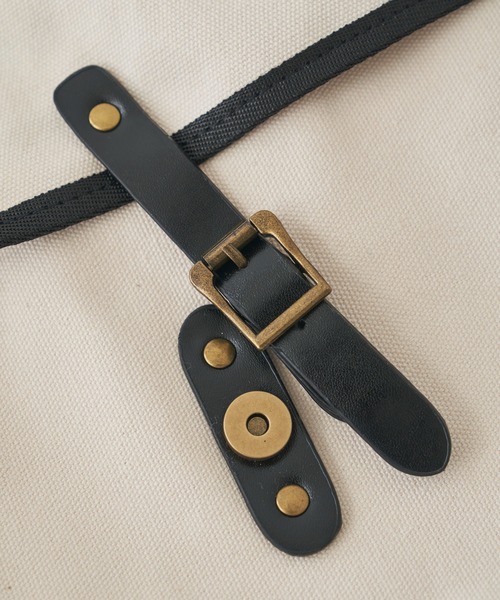 Libra Cue(リブラ キュー)の「“ポストマンショルダーバッグ” A4サイズ収納可能、軽くデイリーに使えるショルダーバッグ(ショルダーバッグ・レディース・ブラック/アイボリー・FREE)」の7枚目の写真