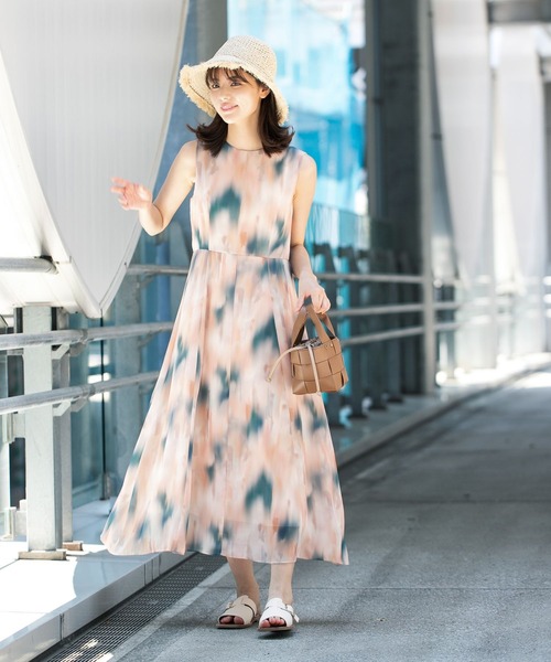 Andemiu(アンデミュウ)の「アブストラクトガラワンピース125645(ワンピース・レディース・グレー/ピンク・FREE)」の13枚目の写真