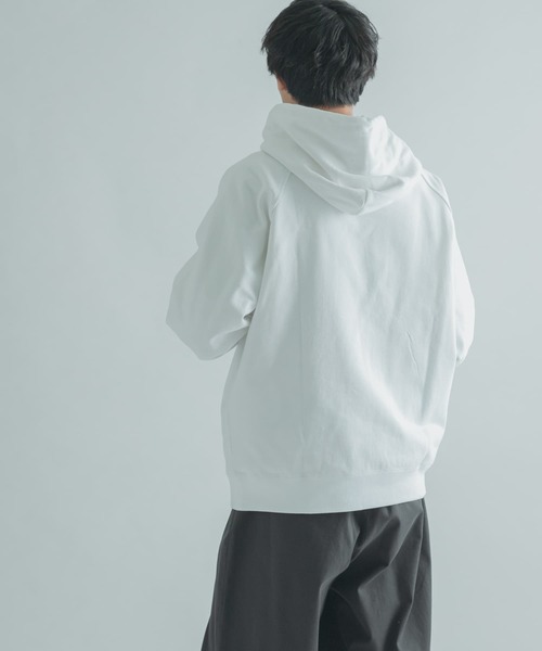 FORK&SPOON（フォークアンドスプーン）の「FORK&SPOON　OE裏毛スウェットフーディー（パーカー・メンズ・ホワイト/ネイビー/オレンジ・4/5）」の16枚目の写真