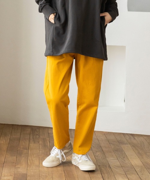 CRAFT STANDARD BOUTIQUE（クラフトスタンダードブティック）の「ツイルタックパンツ　＊（スラックス・レディース・バーガンディー/グリーン/モカ/マスタード/ブラック・FREE）」の4枚目の写真