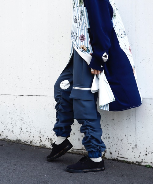 rovtski(ロフトスキー)の「SHARE ROOMSRIB ROOM PANT/シェアルーム リブルームパンツ(カーゴパンツ・レディース・ネイビー/ブルー・FREE)」の11枚目の写真