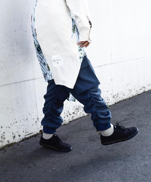 rovtski(ロフトスキー)の「SHARE ROOMSRIB ROOM PANT/シェアルーム リブルームパンツ(カーゴパンツ・レディース・ネイビー/ブルー・FREE)」の4枚目の写真