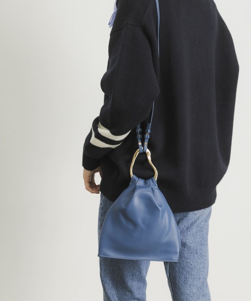 URBAN RESEARCH（アーバンリサーチ）の「LE VERNIS　リングミニショルダーM（ショルダーバッグ・レディース・ブラック/ベージュ/ブルー・-）」の4枚目の写真