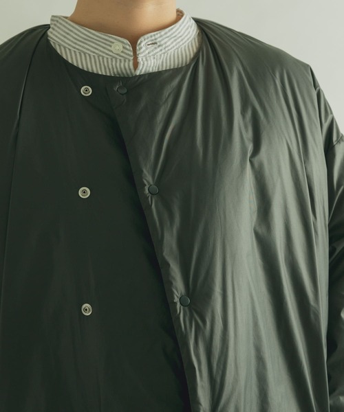 FORK&SPOON（フォークアンドスプーン）の「FORK&SPOON　Soronaステッチレスコート（その他アウター・レディース・カーキ/ブラック・1）」の20枚目の写真