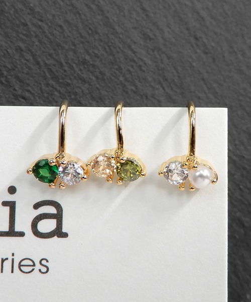 minia(ミニア)の「プチストーンイヤーカフ(片耳)(イヤーカフ・レディース・ホワイト系1/グリーン/オリーブ・FREE)」の2枚目の写真