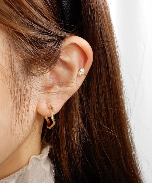 minia(ミニア)の「プチストーンイヤーカフ(片耳)(イヤーカフ・レディース・ホワイト系1/グリーン/オリーブ・FREE)」の5枚目の写真