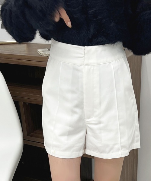 apres jour(アプレジュール)の「センターピンタックショートパンツ【ZOZOTOWN限定アイテム】(その他パンツ・レディース・ブラック/グレイッシュベージュ/オフホワイト・フリー/X-LARGE)」の17枚目の写真