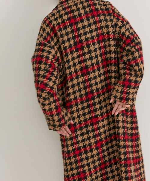 Maison de Beige(メゾンドベージュ)の「PONTETORTOロービングチェックコート(ステンカラーコート・レディース・キャメル・9号)」の11枚目の写真