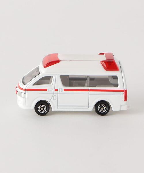 green label relaxing(グリーンレーベルリラクシング)の「<TOMICA> No.79 トヨタ ハイメディック救急車(おもちゃ・キッズ・ホワイト・FREE)」の2枚目の写真