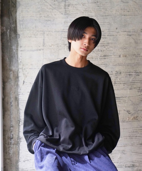 iisy（イージー）の「iisy / ワンポイントロゴ クルーネックスウェット（スウェット・メンズ・ブラック/ミント/マスタード/ピンク/ホワイト・S/M/L/XL）」の11枚目の写真