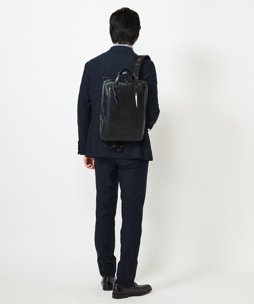 CROWDED CLOSET(クラウデッドクローゼット)の「【JOYA(ジョヤ)】本革サドルレザー薄型リュック(バックパック/リュック・メンズ・ネイビー/ブラック・FREE)」の18枚目の写真