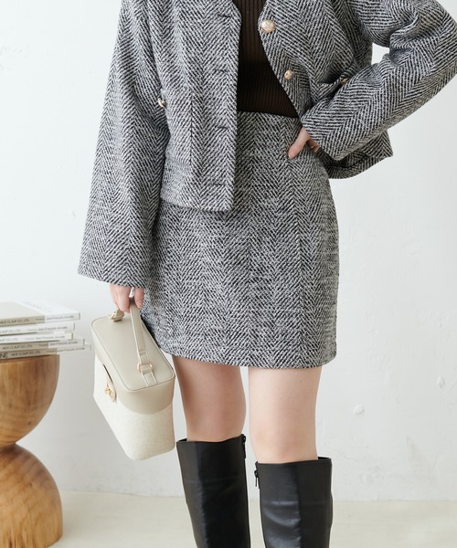 natural couture(ナチュラルクチュール)の「セットアップ対応/プチナチュ/ヘリンボーンツイードミニスカート(スカート・レディース・オフホワイト/ベージュ・FREE)」の1枚目の写真