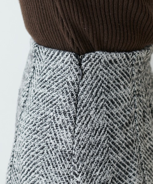 natural couture(ナチュラルクチュール)の「セットアップ対応/プチナチュ/ヘリンボーンツイードミニスカート(スカート・レディース・オフホワイト/ベージュ・FREE)」の16枚目の写真