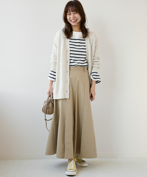 JOURNAL STANDARD relume(ジャーナルスタンダード レリューム)の「テープヤーンVネックカーディガン(カーディガン/ボレロ・レディース・チャコールグレー/ブルー/アイボリー・FREE)」の9枚目の写真