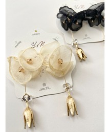 tone（トーン）の「【YM】シフォン×ゴールドフラワー ピアス(MA