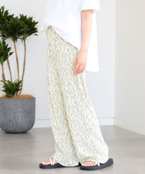 Ray BEAMS（レイビームス）の「Ray BEAMS / プリント プリーツ パンツ（その他パンツ・レディース・グリーン系その他2/オフホワイト・1/0）」の10枚目の写真