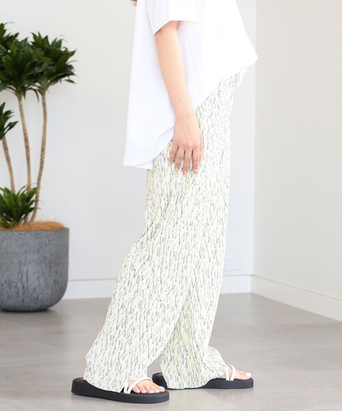 Ray BEAMS（レイビームス）の「Ray BEAMS / プリント プリーツ パンツ（その他パンツ・レディース・グリーン系その他2/オフホワイト・1/0）」の11枚目の写真