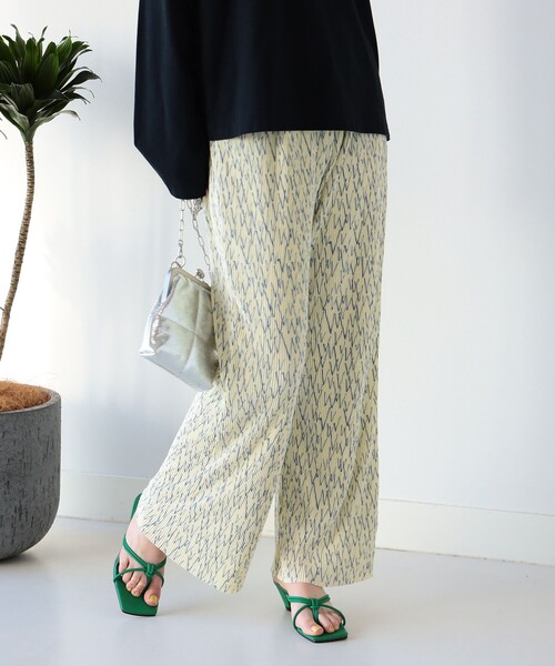 Ray BEAMS（レイビームス）の「Ray BEAMS / プリント プリーツ パンツ（その他パンツ・レディース・グリーン系その他2/オフホワイト・1/0）」の20枚目の写真