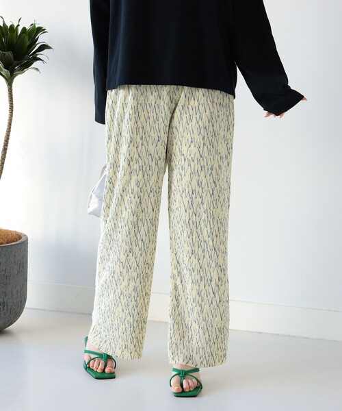 Ray BEAMS（レイビームス）の「Ray BEAMS / プリント プリーツ パンツ（その他パンツ・レディース・グリーン系その他2/オフホワイト・1/0）」の22枚目の写真