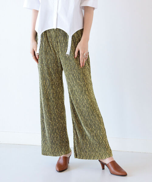 Ray BEAMS（レイビームス）の「Ray BEAMS / プリント プリーツ パンツ（その他パンツ・レディース・グリーン系その他2/オフホワイト・1/0）」の6枚目の写真