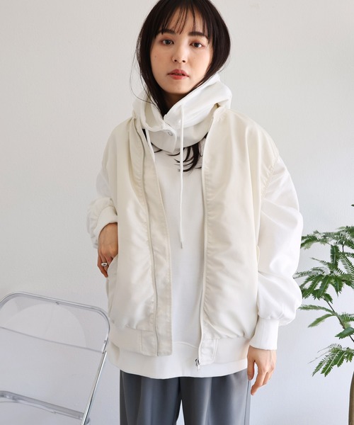 andme(アンドミー)の「MA-1ベスト(MA-1・レディース・アイボリー/カーキ/ブラック・F(M))」の5枚目の写真