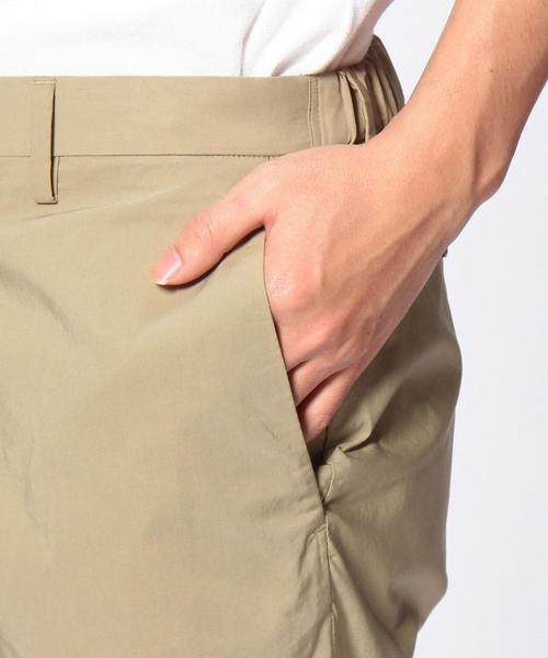 UNITED ARROWS(ユナイテッドアローズ)の「UAND ナイロン ギャザー ショーツ◆(その他パンツ・メンズ・ブラック/ベージュ・44/50/42/46/48/52)」の4枚目の写真