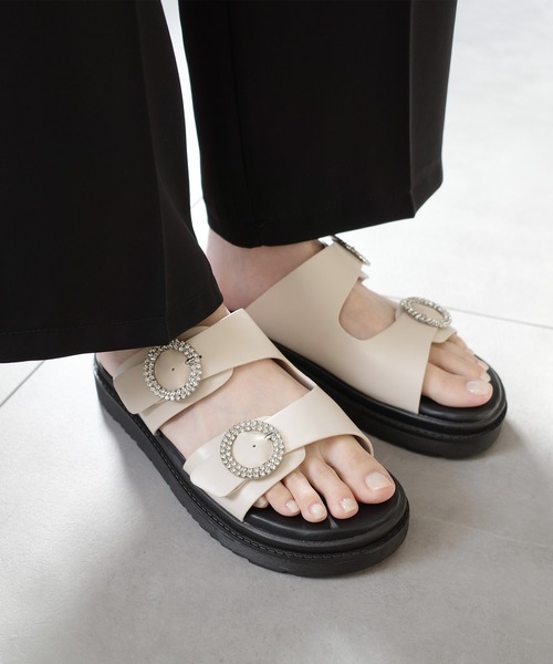 AmiAmi（アミアミ）の「コンフォートビジューサンダル（サンダル・レディース・ブラック/アイボリー・L/LL/M/S）」の14枚目の写真